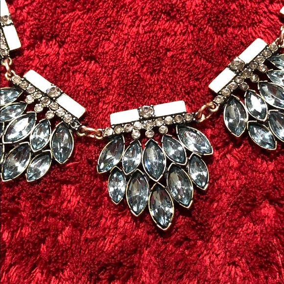 NECKLACE VINTAGE LIKE WITH LIGHT BLUE CRYSTALS - Picture 2 of 4